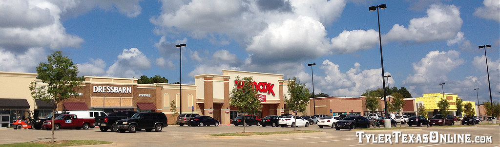 The Village at Cumberland Park ... shopping on South Broadway at Toll Loop 49 The Village at Cumberland Park ... shopping on South Broadway at Toll Loop 49